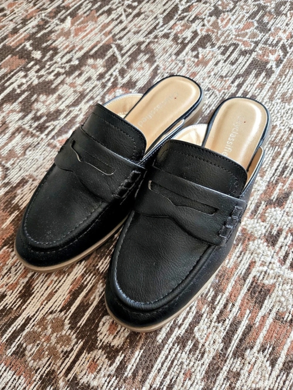 City Classified Women's Black Loafer Mules US 6.5